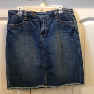 Old Navy low waist denim skirt size 10